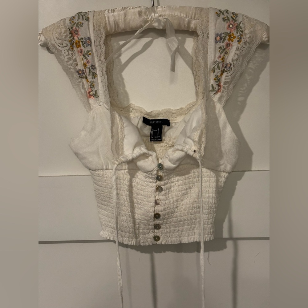 Forever 21‎ White Smocked lace-trim crop top with floral embroidery Size Small